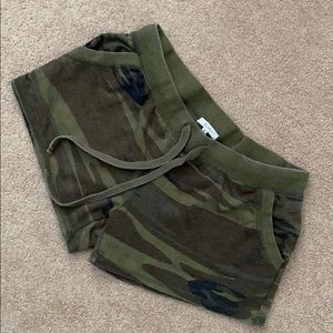 Z Supply camo shorts